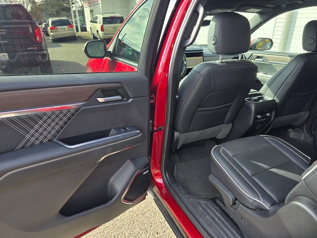 2024 GMC Acadia Denali