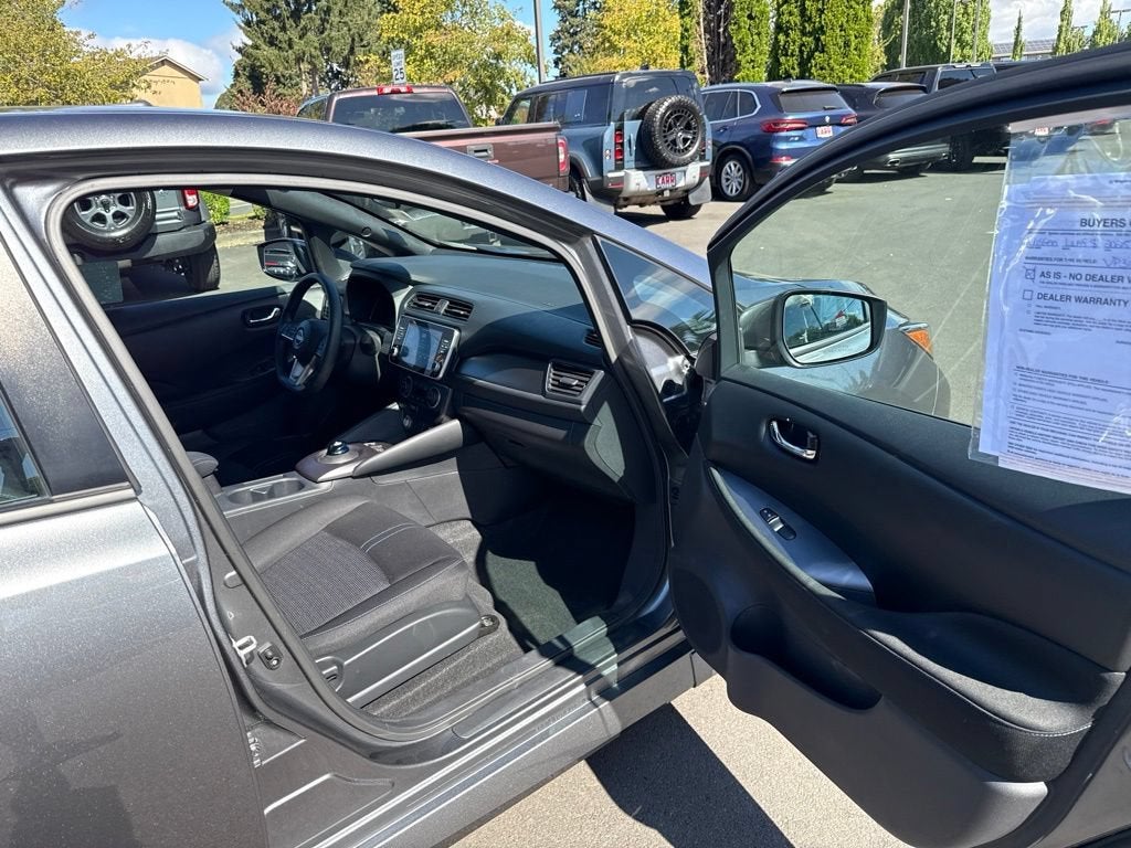 2025 Nissan LEAF S