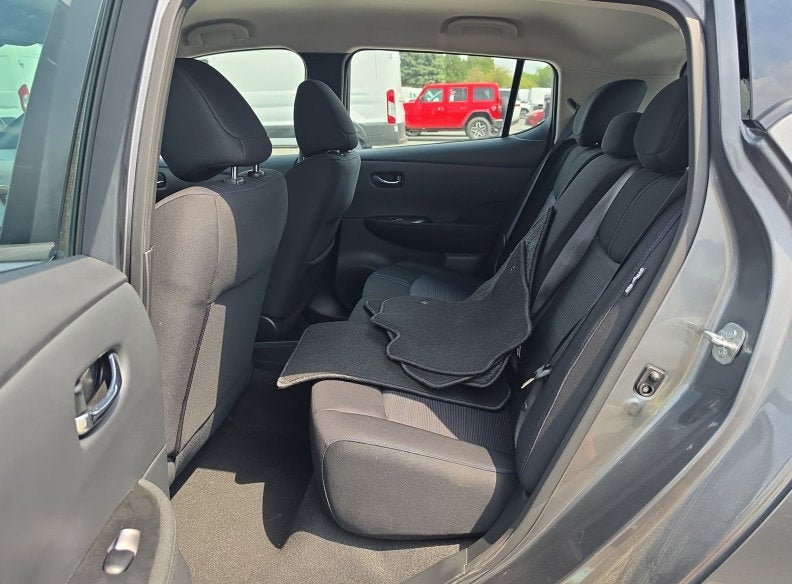 2025 Nissan LEAF S