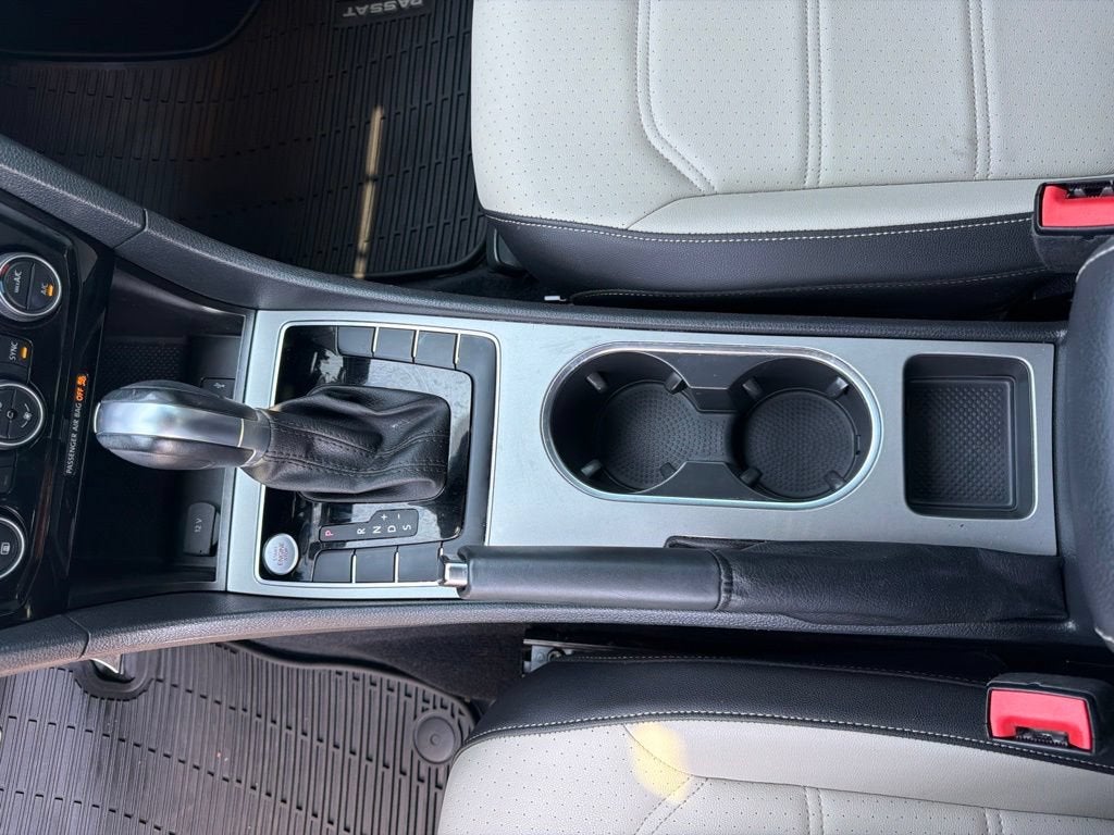 2021 Volkswagen Passat 2.0T R-Line