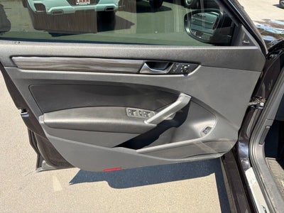 2021 Volkswagen Passat 2.0T R-Line