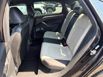 2021 Volkswagen Passat 2.0T R-Line