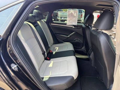 2021 Volkswagen Passat 2.0T R-Line