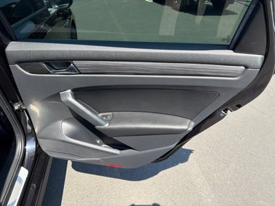 2021 Volkswagen Passat 2.0T R-Line