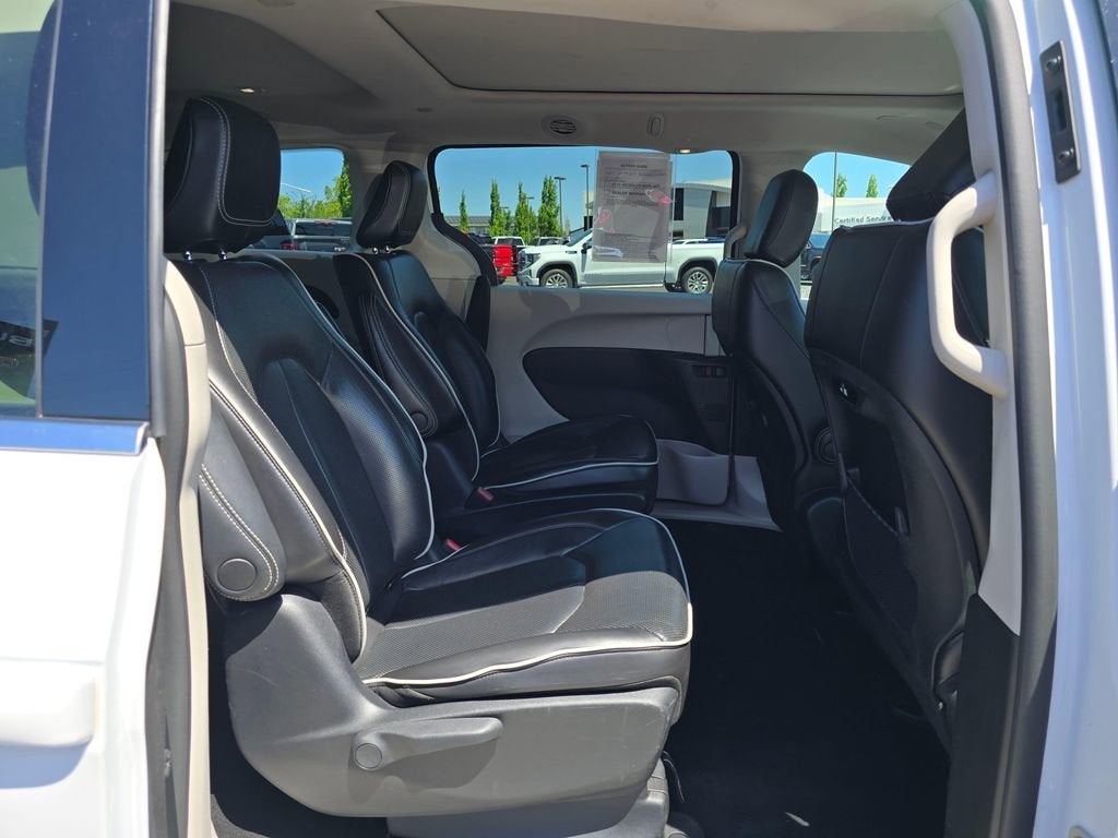 2023 Chrysler Pacifica Hybrid Limited