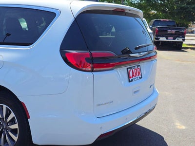 2023 Chrysler Pacifica Hybrid Limited