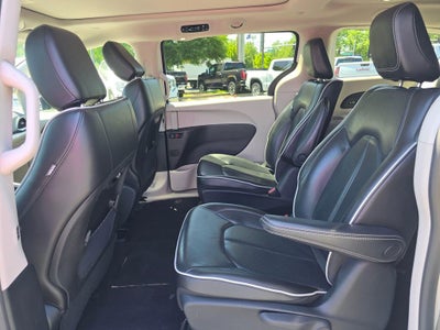 2023 Chrysler Pacifica Hybrid Limited