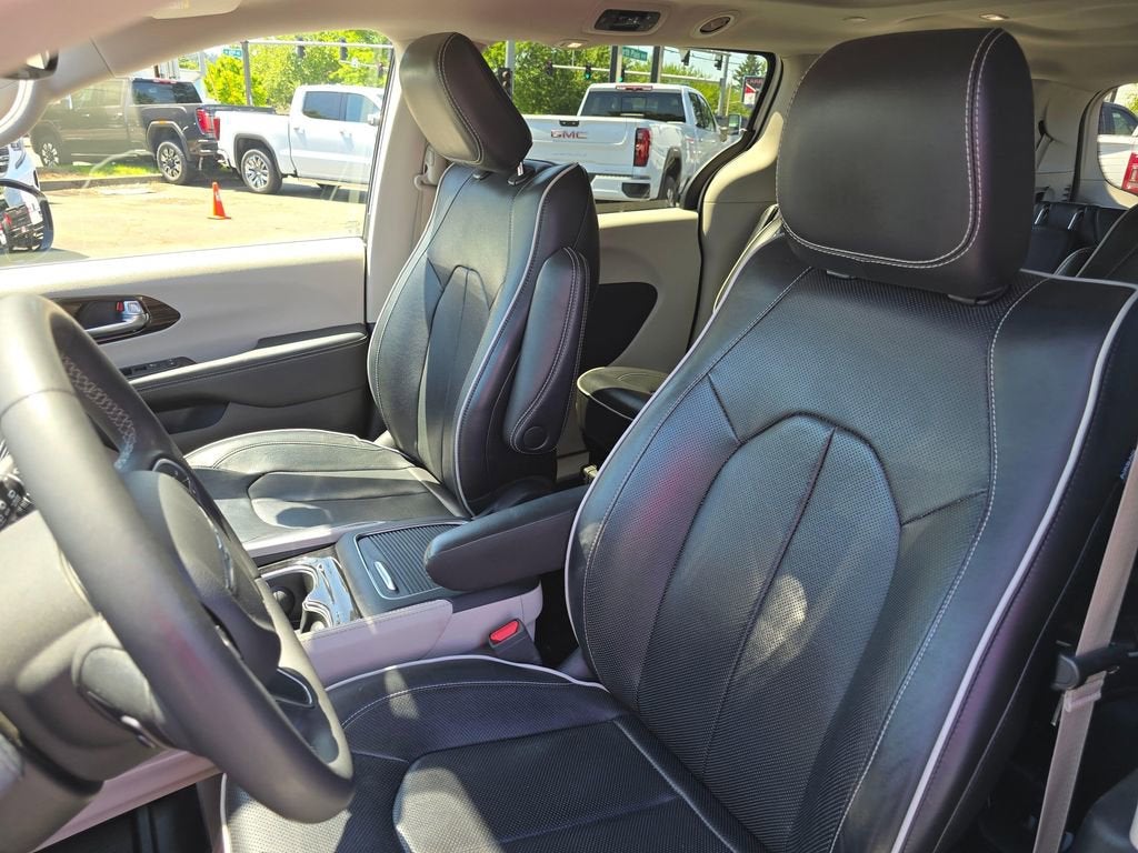 2023 Chrysler Pacifica Hybrid Limited