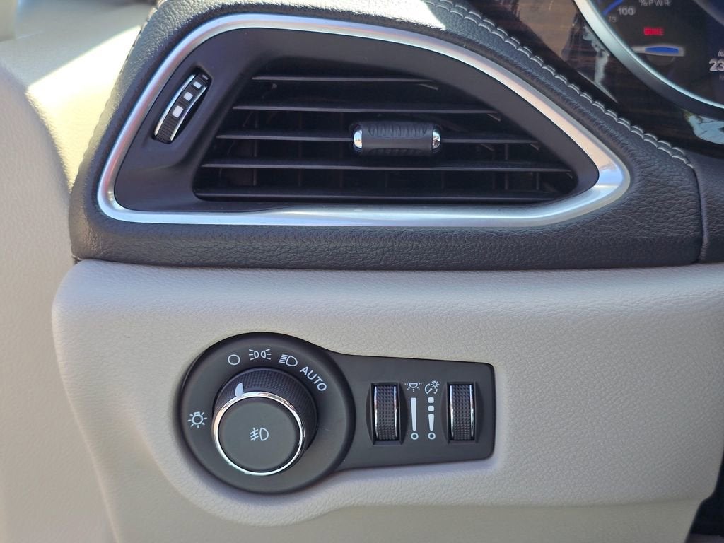 2023 Chrysler Pacifica Hybrid Limited