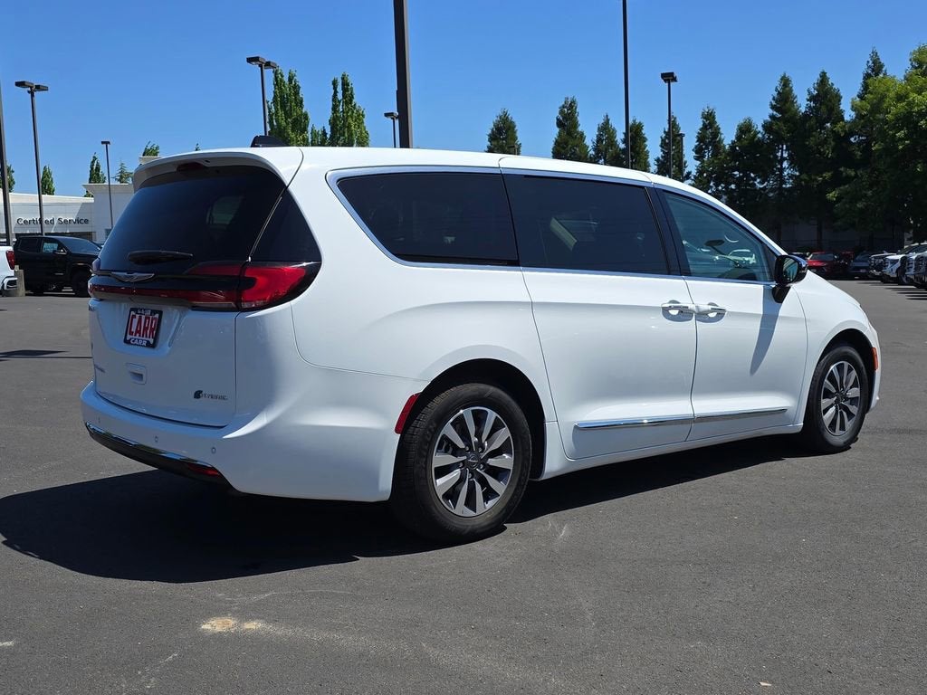 2023 Chrysler Pacifica Hybrid Limited