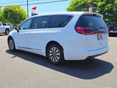 2023 Chrysler Pacifica Hybrid Limited