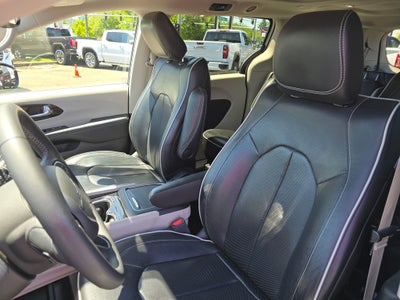2023 Chrysler Pacifica Hybrid Limited