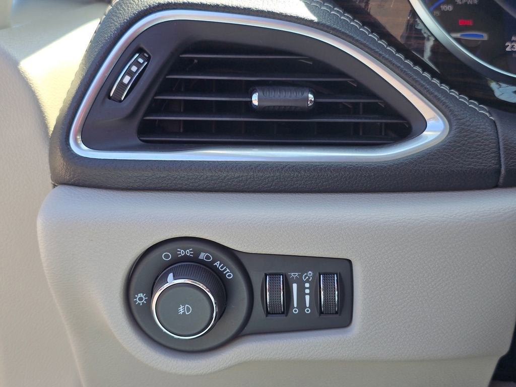 2023 Chrysler Pacifica Hybrid Limited