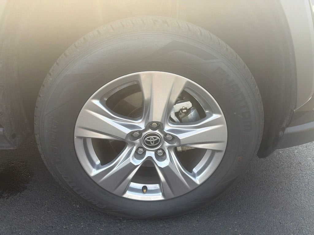 2025 Toyota RAV4 XLE
