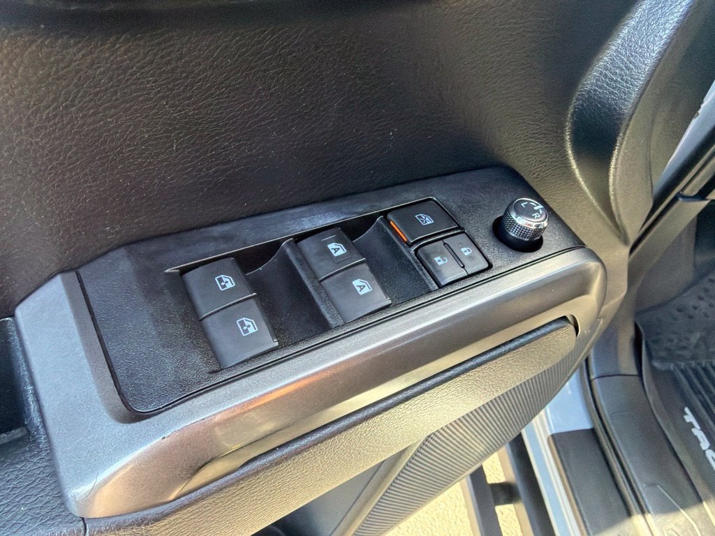 2018 Toyota Tacoma SR