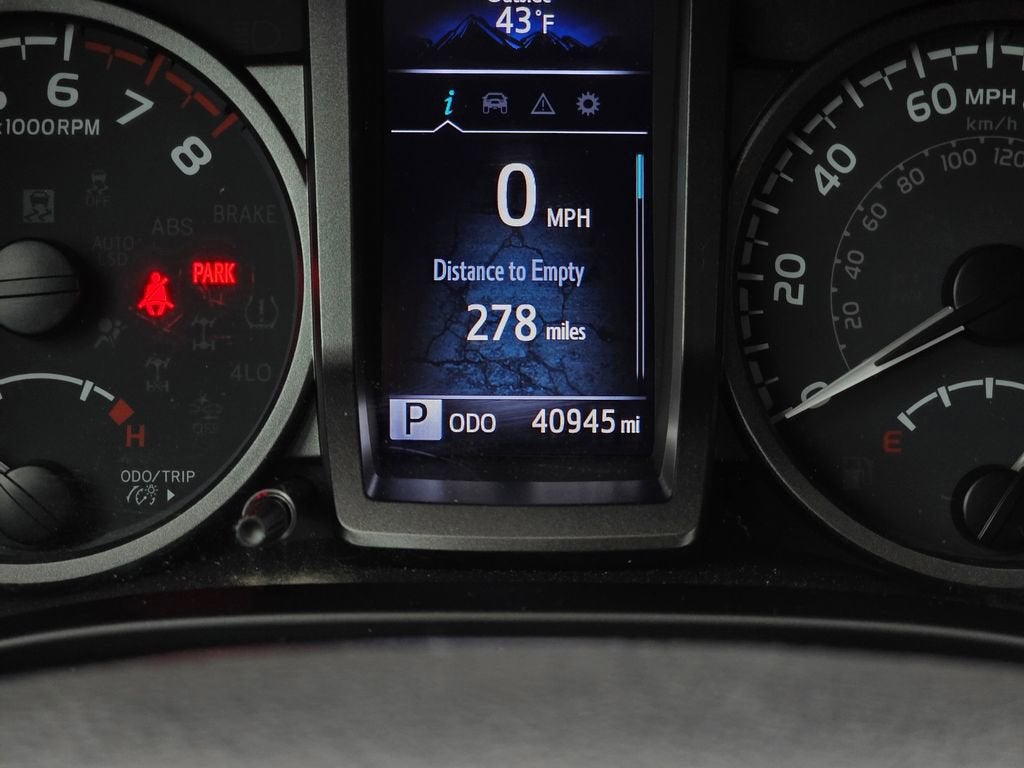 2022 Toyota Tacoma 4WD SR5