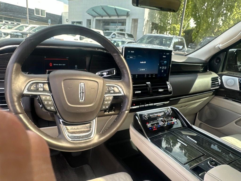 2022 Lincoln Navigator L Black Label