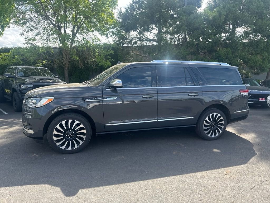 2022 Lincoln Navigator L Black Label