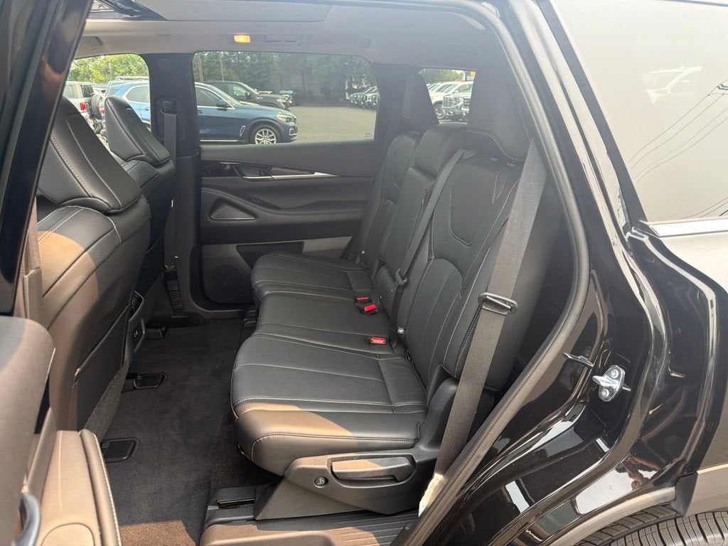 2025 INFINITI QX60 PURE