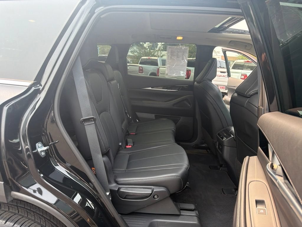 2025 INFINITI QX60 PURE