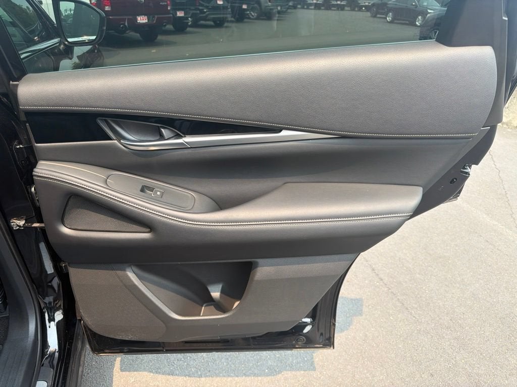 2025 INFINITI QX60 PURE