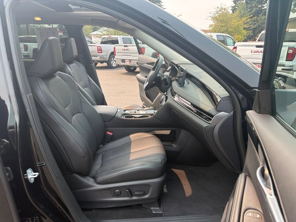 2025 INFINITI QX60 PURE
