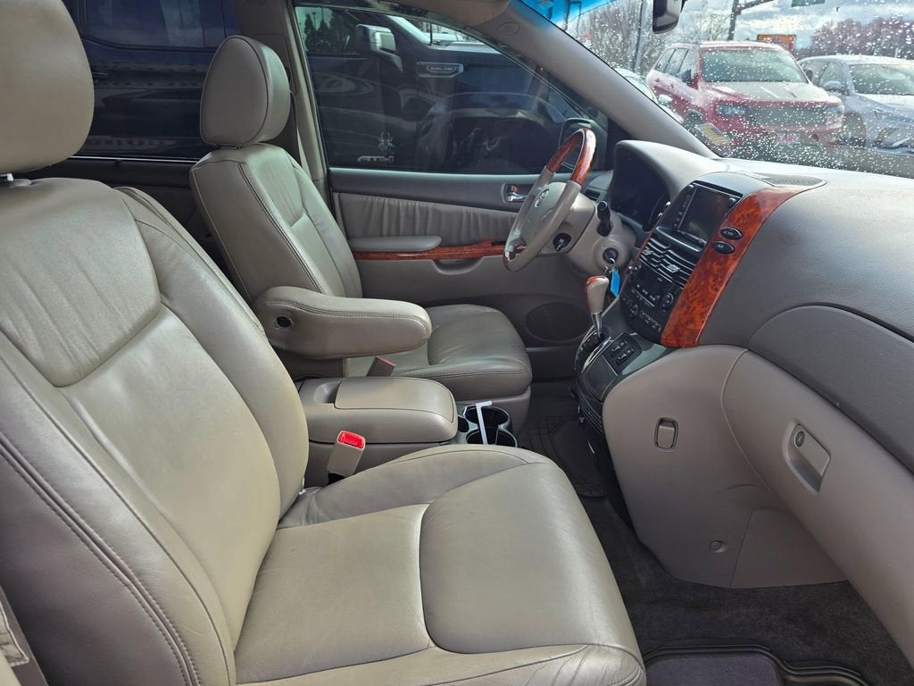 2010 Toyota Sienna XLE