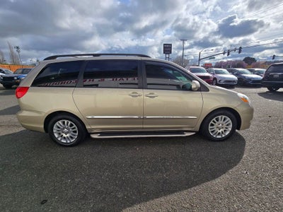 2010 Toyota Sienna XLE