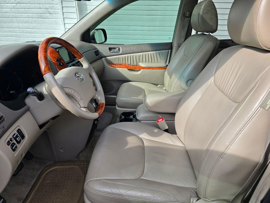 2010 Toyota Sienna XLE