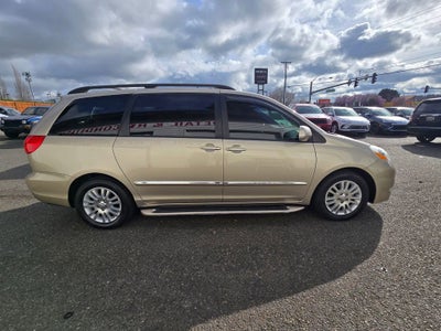 2010 Toyota Sienna XLE