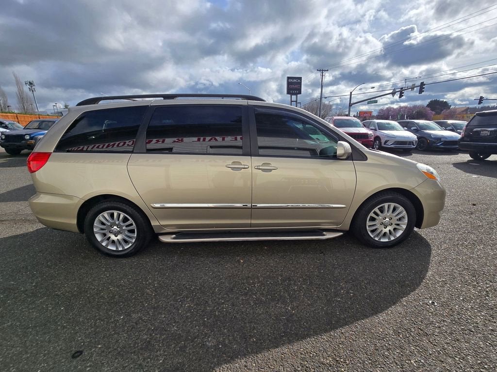 2010 Toyota Sienna XLE