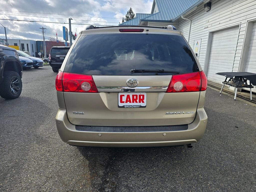 2010 Toyota Sienna XLE