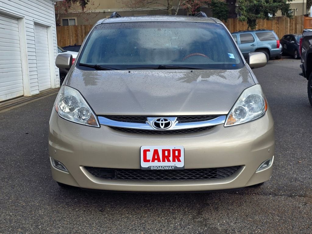 2010 Toyota Sienna XLE
