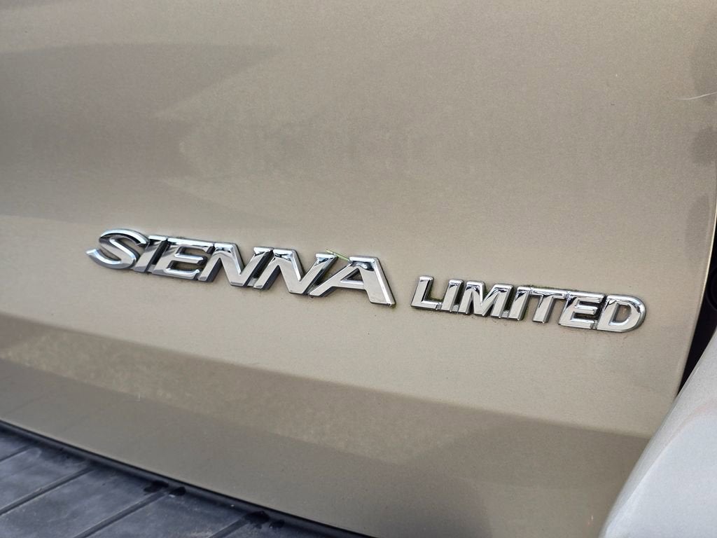 2010 Toyota Sienna XLE