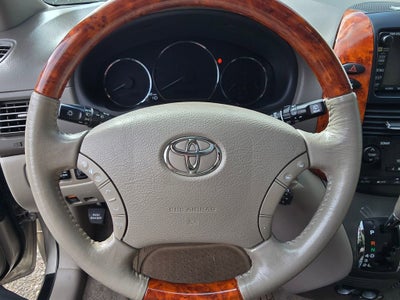 2010 Toyota Sienna XLE