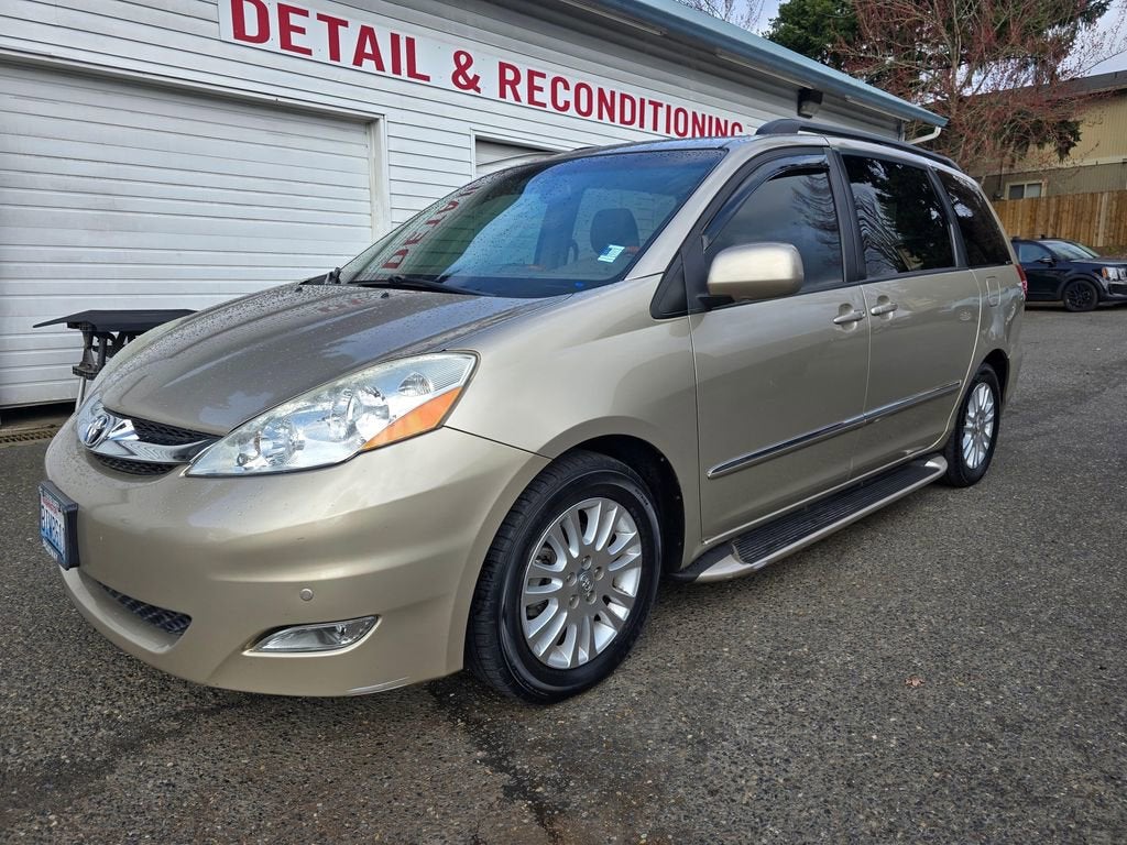 2010 Toyota Sienna XLE