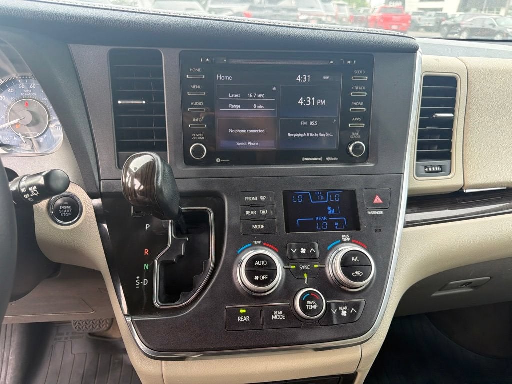 2018 Toyota Sienna XLE Auto Access Seat