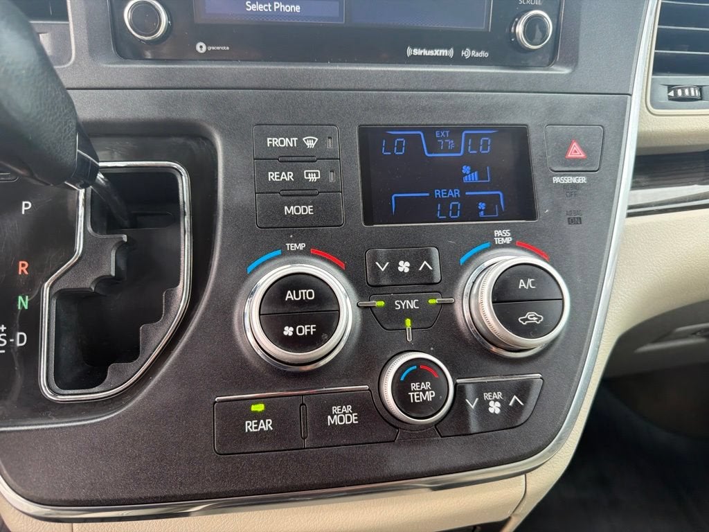 2018 Toyota Sienna XLE Auto Access Seat