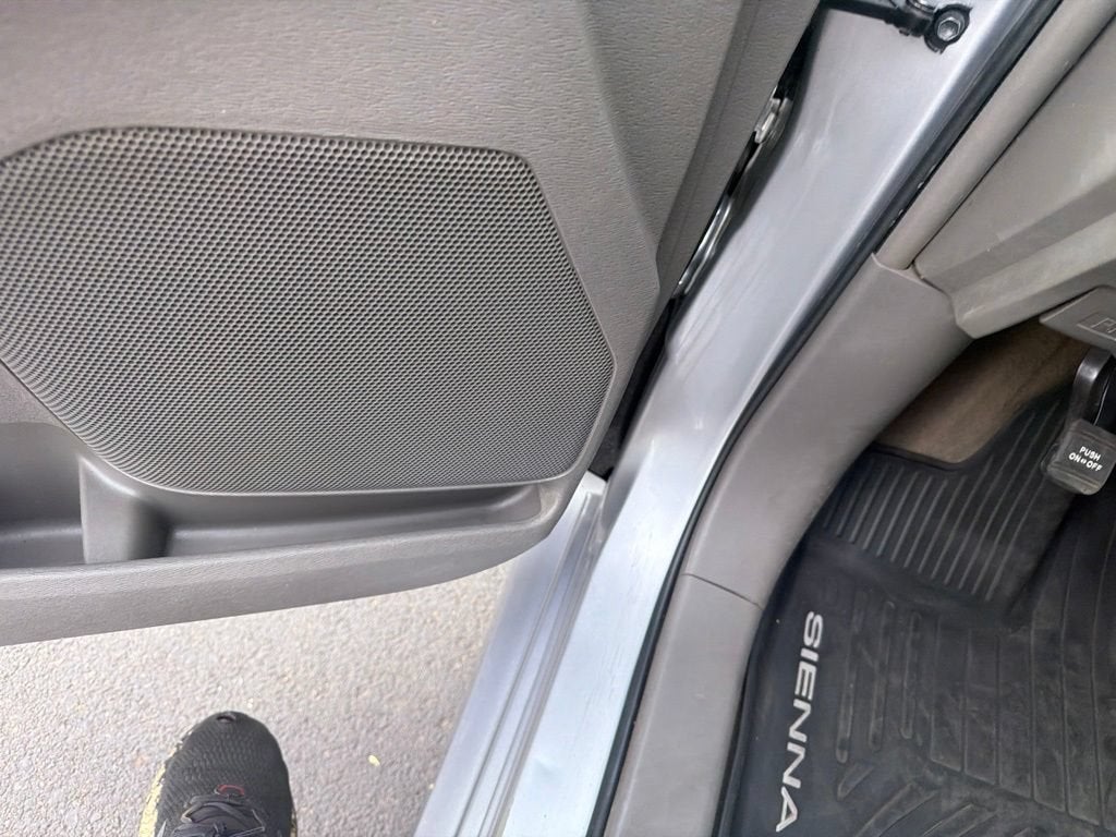 2018 Toyota Sienna XLE Auto Access Seat
