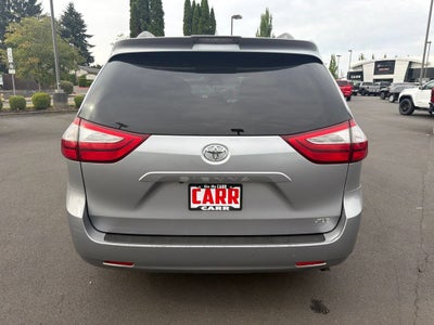 2018 Toyota Sienna XLE Auto Access Seat