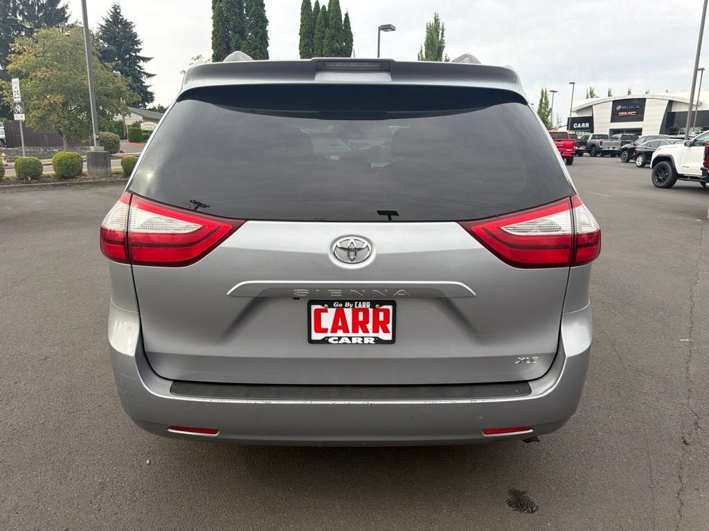 2018 Toyota Sienna XLE Auto Access Seat