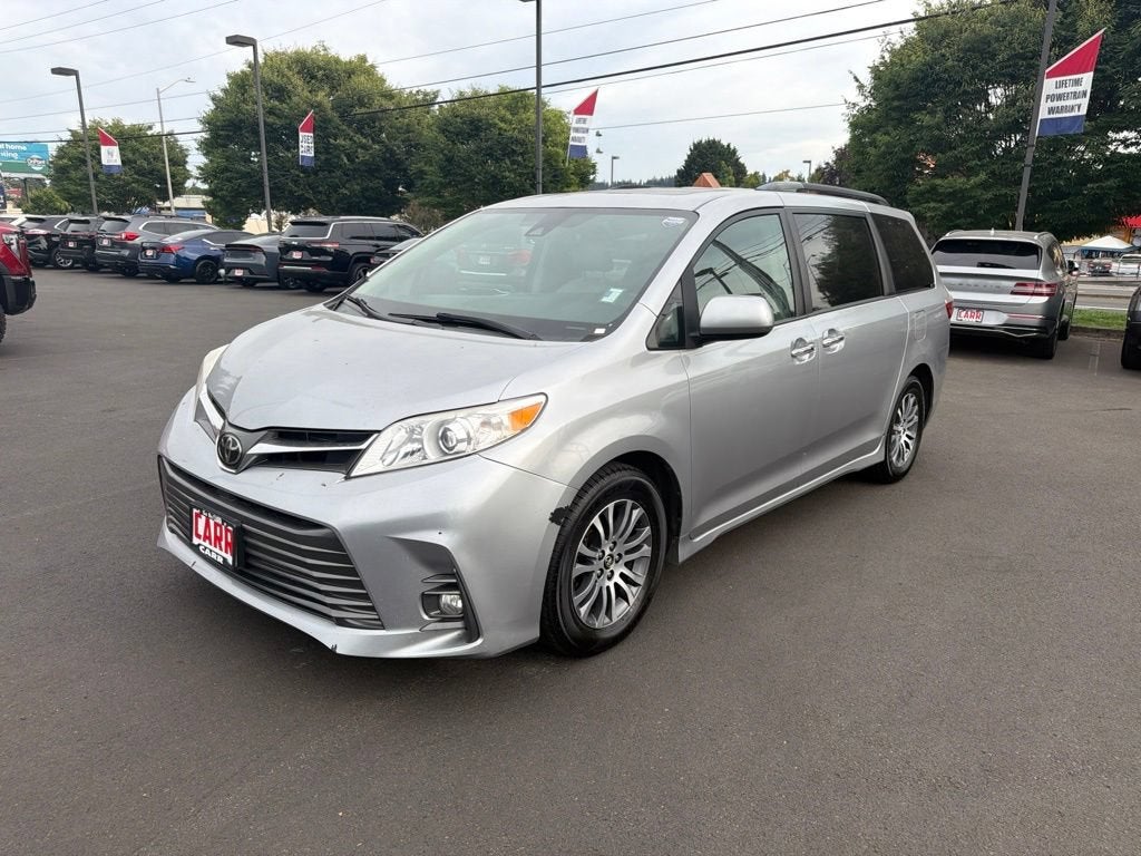 2018 Toyota Sienna XLE Auto Access Seat