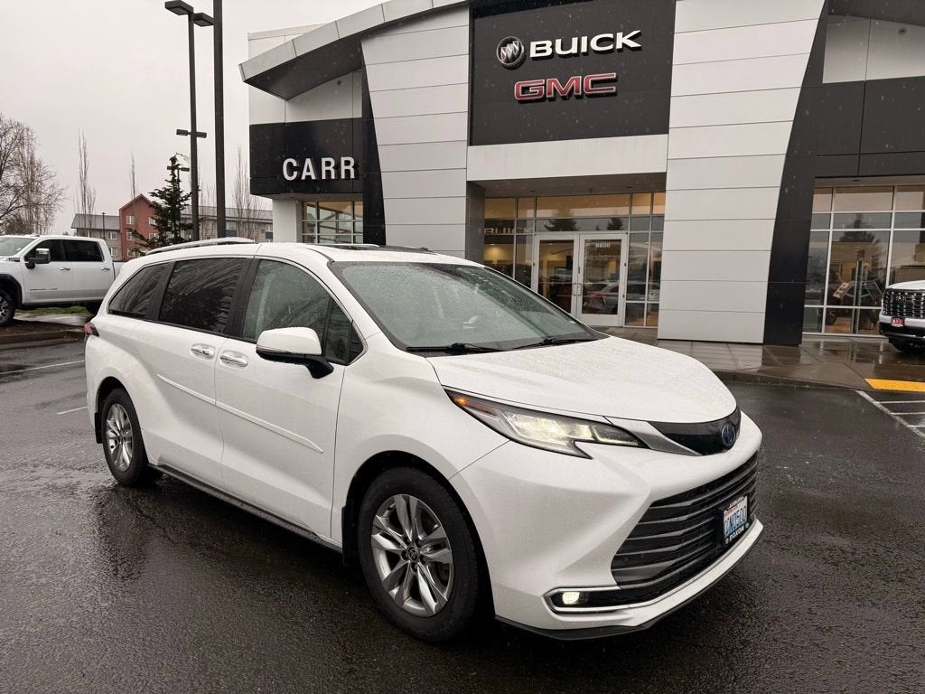 2022 Toyota Sienna Limited