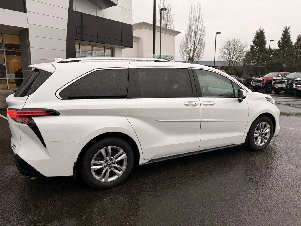 2022 Toyota Sienna Limited