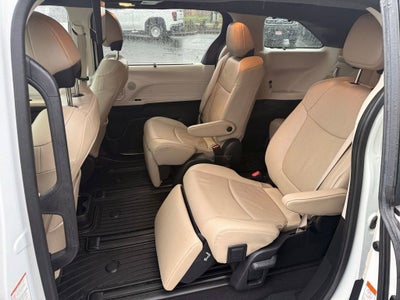 2022 Toyota Sienna Limited