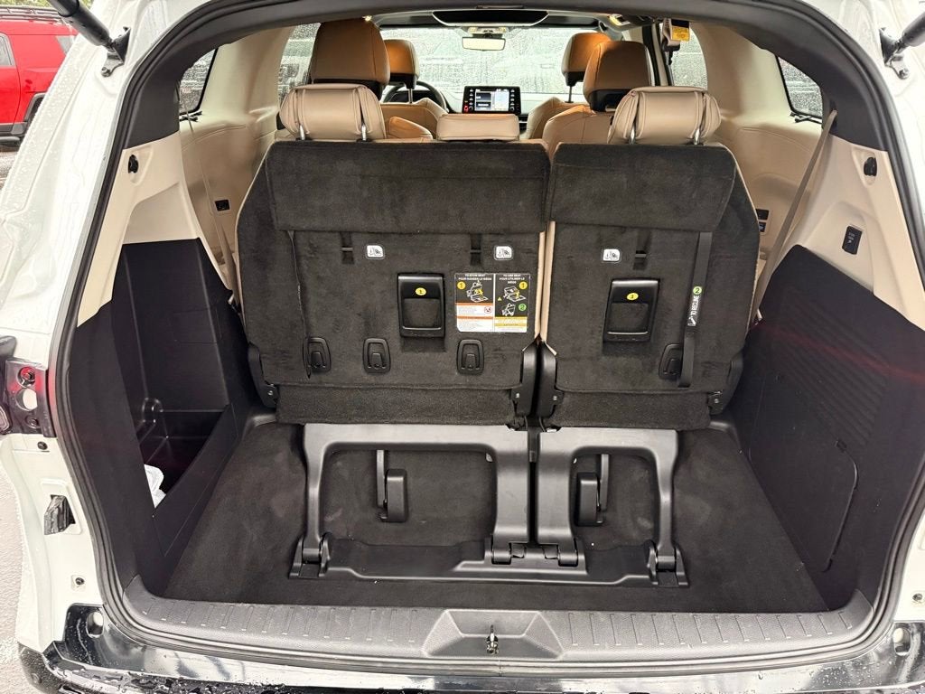 2022 Toyota Sienna Limited