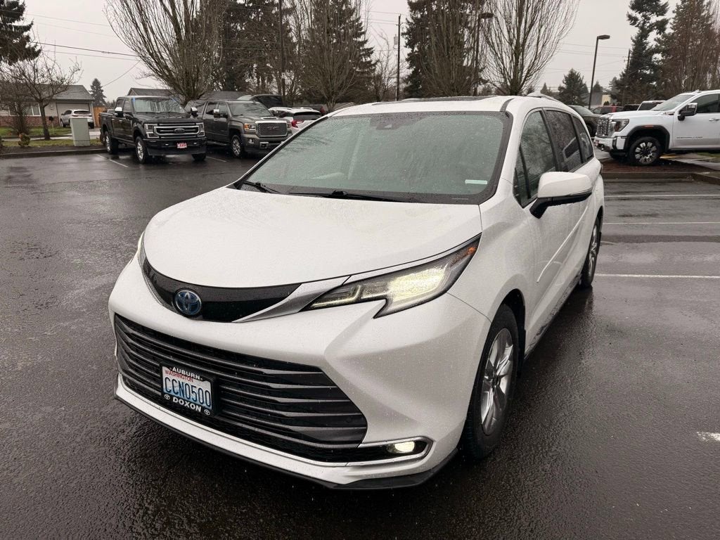 2022 Toyota Sienna Limited