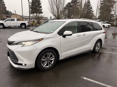 2022 Toyota Sienna Limited