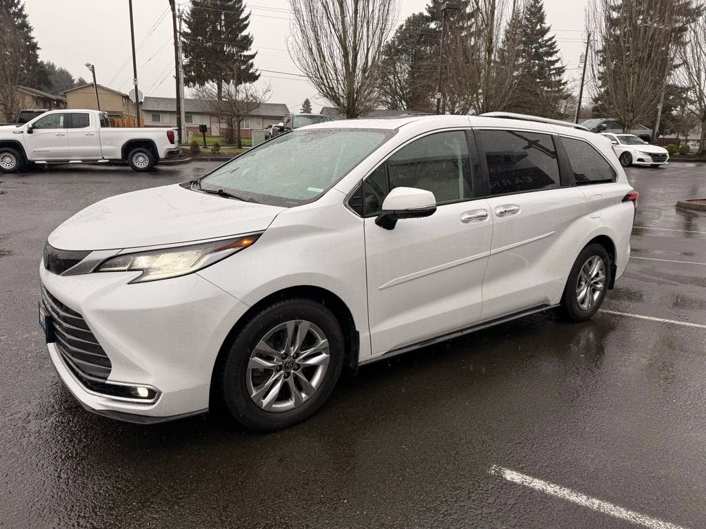 2022 Toyota Sienna Limited