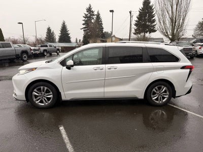 2022 Toyota Sienna Limited